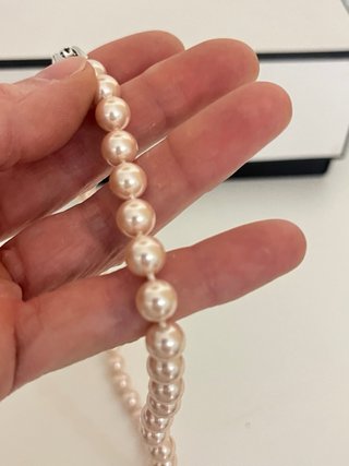 Collana di perle rosa