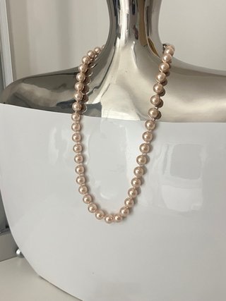 Collana di perle rosa
