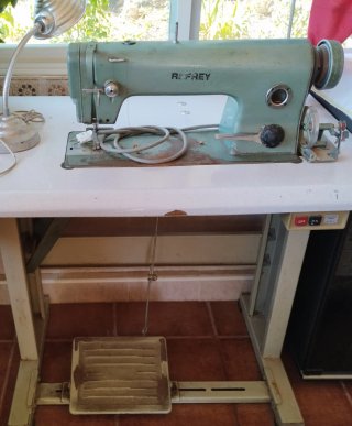 Máquina coser Refrey 922