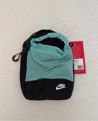 Riñonera Nike Verde y Negra con Correa