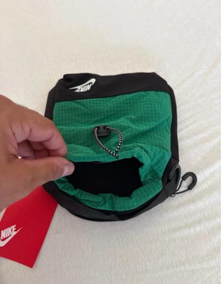 Riñonera Nike Verde y Negra con Correa
