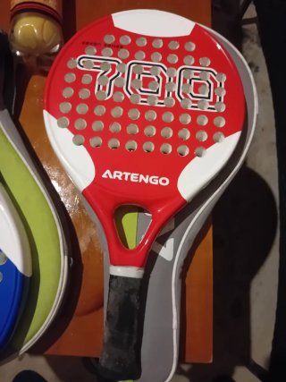 Lote pádel Artengo 700 + Pelotas Penn