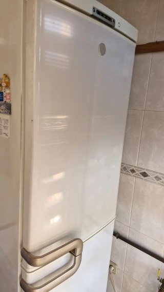 Frigorífico con congelador poco uso