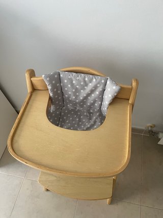 Trona de madera para bebé