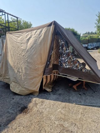 Se vende carro tienda 2 abitaciones sin papeles
