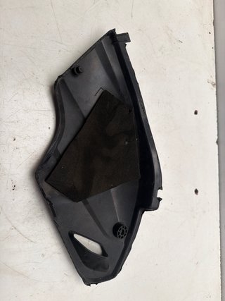 Tapa Bajo Asiento Der. Honda CB Hornet 600 09