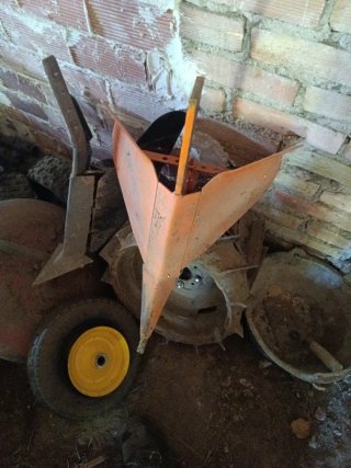Aporcador naranja