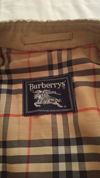 Gabardina Vintage Burberrys T52. Excelente estado