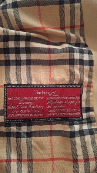 Gabardina Vintage Burberrys T52. Excelente estado