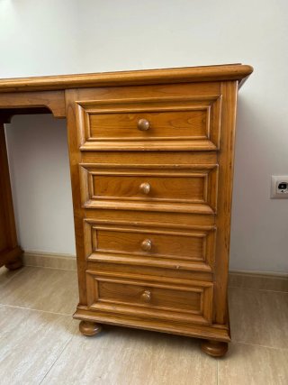 Escritorio madera maciza con cajones