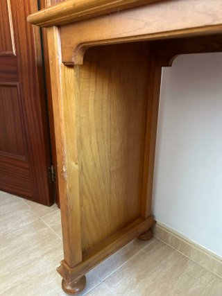 Escritorio madera maciza con cajones