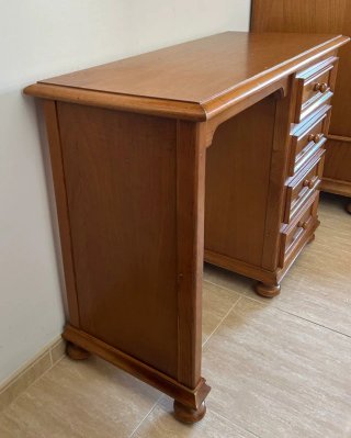 Escritorio madera maciza con cajones