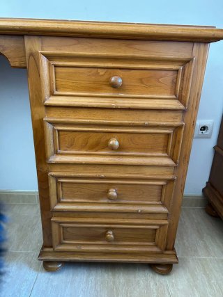 Escritorio madera maciza con cajones