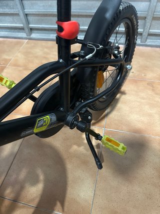 Bicicleta BTWIN 16 Dark Hero 500