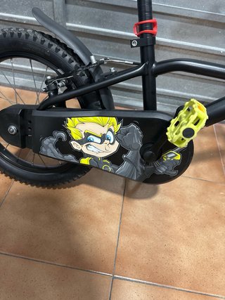 Bicicleta BTWIN 16 Dark Hero 500