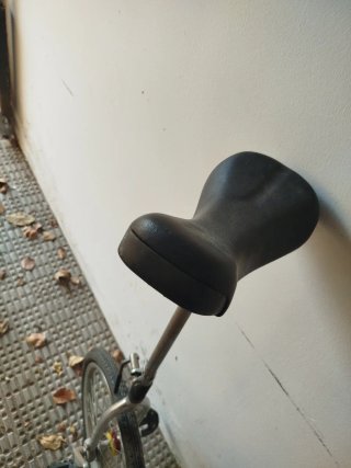 Monociclo plateado