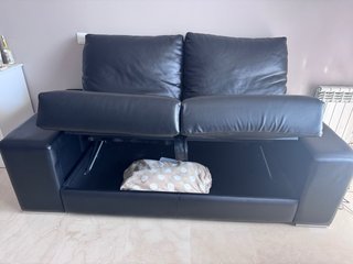 Sofá de 3 plazas y de 2 plazas negro. Con canapé