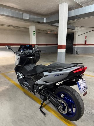 Yamaha Tmax 560