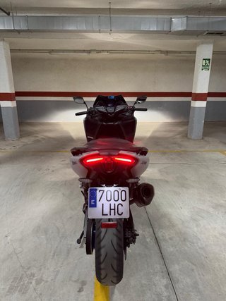 Yamaha Tmax 560