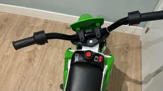 Moto Eléctrica Infantil Verde y Blanca