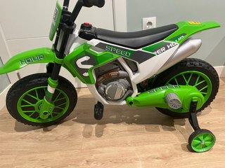 Moto Eléctrica Infantil Verde y Blanca