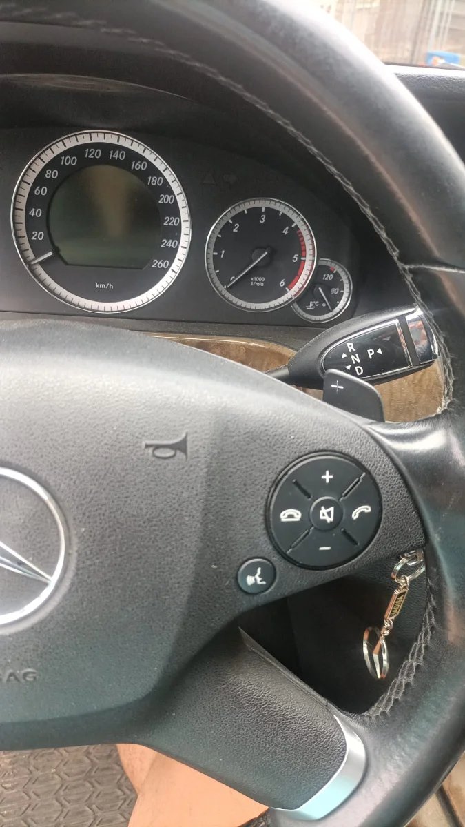 Mercedes-Benz Clase R 2009 - foto 1