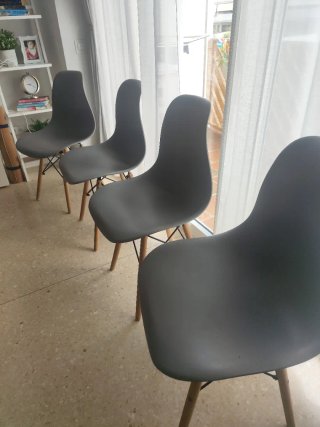 4 Sillas Grises Diseño Moderno