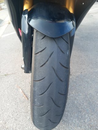 Suzuki GSX-S 1000F Negra y Roja