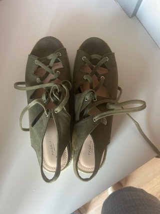 Sandalias Pull&Bear verde militar