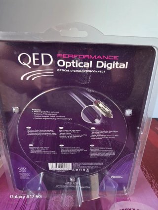 QED Optical Digital  y componentes, Bowers, B&W