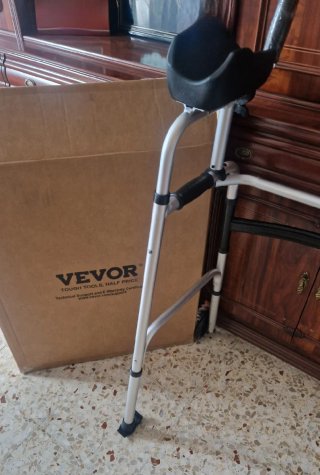 Andador con reposabrazos