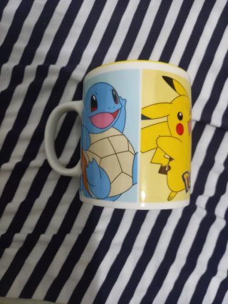 Taza Pokémon en su caja 480ml