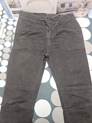 Pantalón largo negro hombre