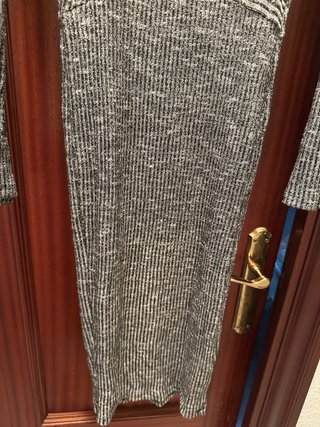 Vestido gris ajustado, talla L pero es como una S