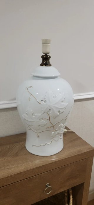 Lámpara de mesa porcelana y metal
