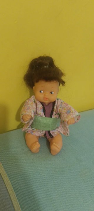 Barriguitas del Mundo Muñeca Japonesa