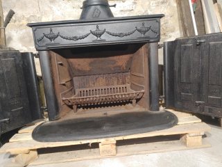 Estufa de leña chimenea Hergón Negra