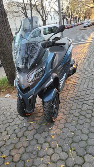 Piaggio MP3 530 Maxi Scooter