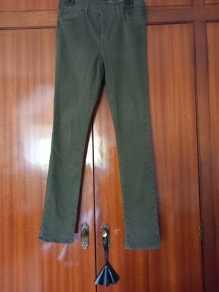 Pantalón vaquero gris
