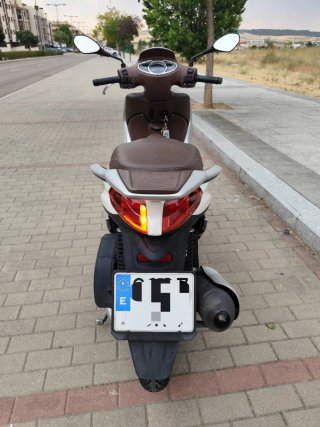 Piaggio Medley 125 ABS - con revisión e ITV hecha