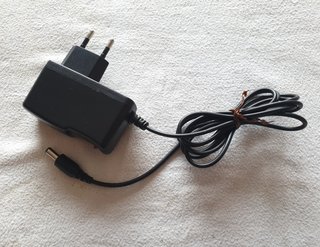 Alimentatore caricabatteria CEL9005 12V DC - 600mA