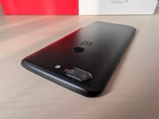OnePlus 5T en estado excepcional.