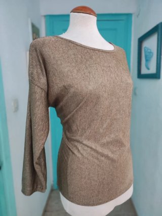 Camiseta dorada manga larga talla M