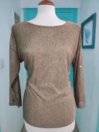 Camiseta dorada manga larga talla M