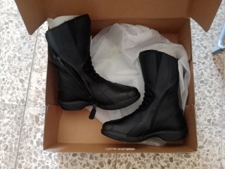 Chaqueta,pantalón botas y guantes moto