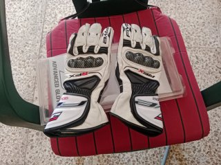 Chaqueta,pantalón botas y guantes moto