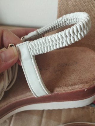 Conjunto de sandalias y cartera esparto