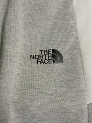 Pantalón The North Face Gris