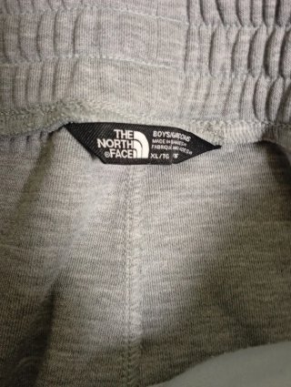 Pantalón The North Face Gris