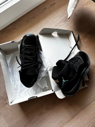 Jordan nere lucide sneakers buone condizioni